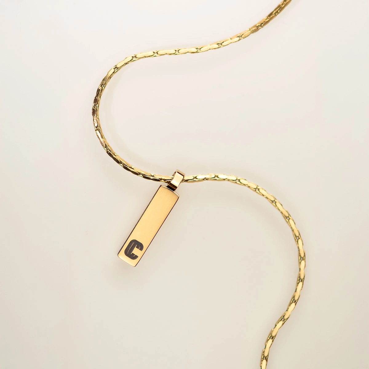 Pendentif forma, maille forçat limée, doré – Image 2